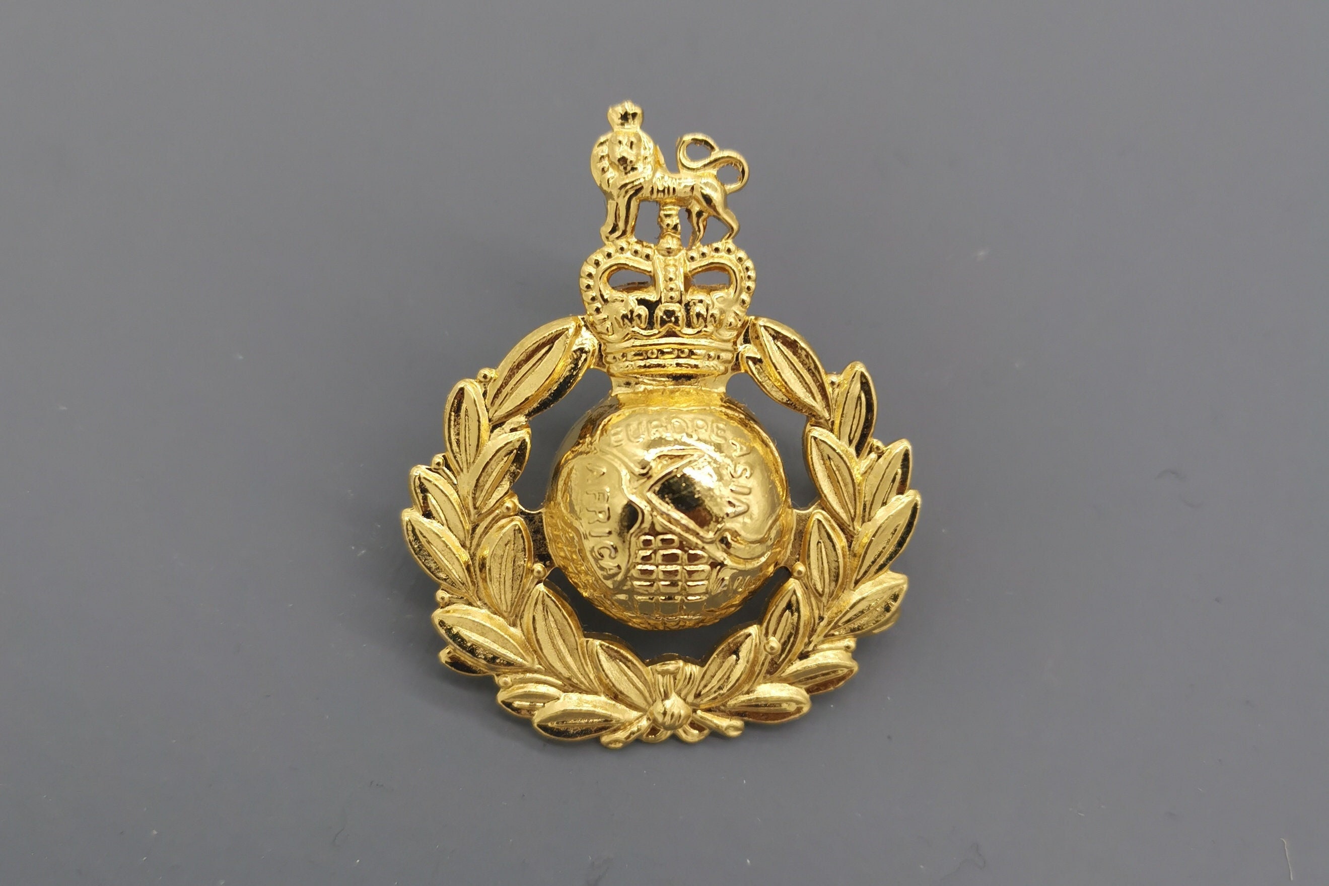 Royal Marines Queens Crown Cap Badge