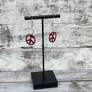 Pendientes de cuentas de perlas con signo de la paz de cuero rojo, hechos a mano