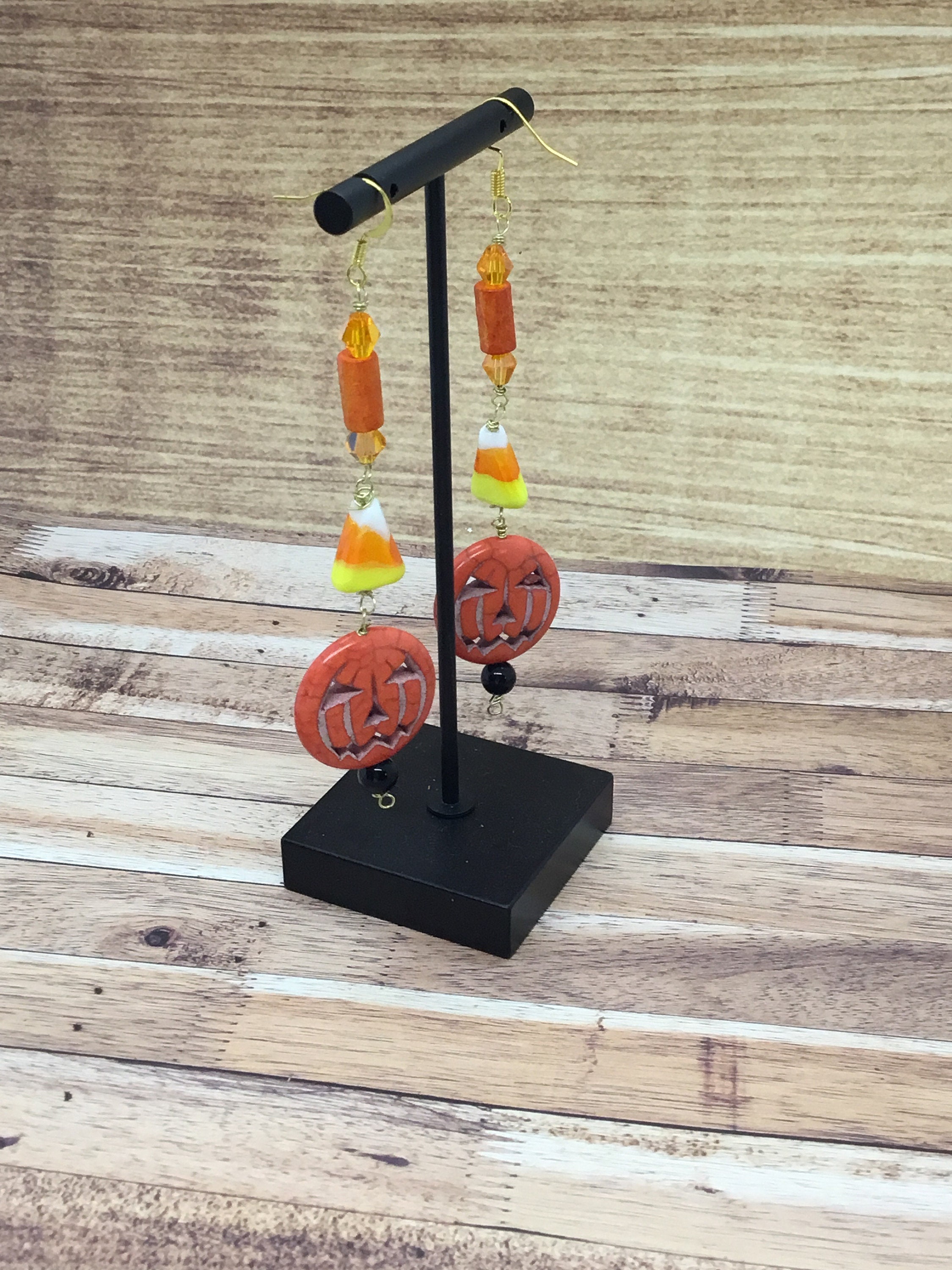 QKEOISUD Orecchini pendenti in legno a forma di zucca di Halloween, da donna, con glitter scintillanti, leggeri, regalo per il Ringraziamento