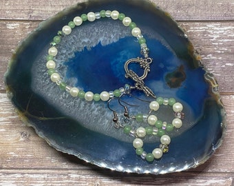 Conjunto de joyas de jade y perla hecho a mano