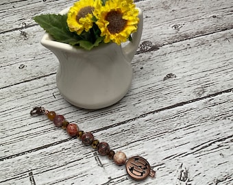 Handmade Beaded Halloween Pumpkin Clip-On Charm: Wallet, Keychain, Zipper Pull