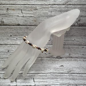 Handmade Bronzite & Howlite Skull Bracelet: Gothic Halloween Jewelry
