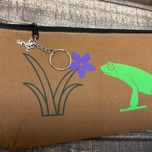 Frog Canvas Zipper Bag: Pencil Case, Cosmetic Bag
