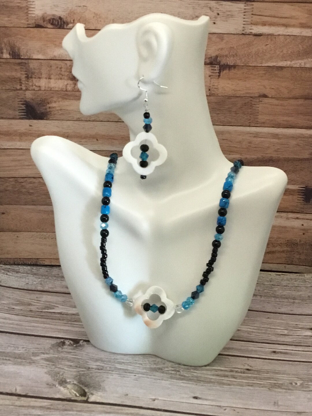 Set De Bijoux Paris Nacre & Verre Perles Carré Bleu - Collier & Boucles D'Oreilles - Lideva Paris