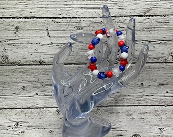 Braccialetto a stella patriottico fatto a mano: braccialetto elastico con perline rosse, bianche e blu