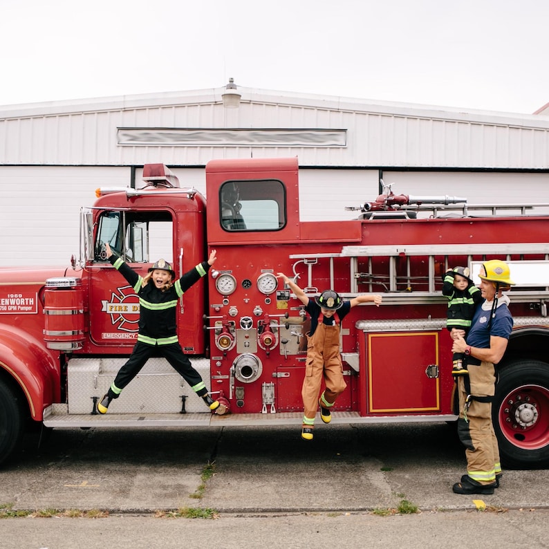 Personalized Kids Firefighter Costume: Authentic Appliqué, Pretend Play, Halloween Costume, Birthday Gift, Photo Shoot image 12