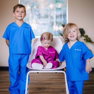 Personalized Kid&#39;s Scrubs Costume: Authentic Embroidered Doctor/Nurse Uniform