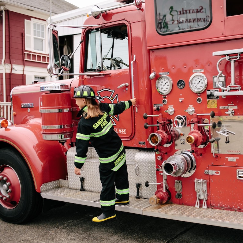 Personalized Kids Firefighter Costume: Authentic Appliqué, Pretend Play, Halloween Costume, Birthday Gift, Photo Shoot image 13