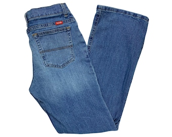 Pantalones vaqueros Wrangler vintage de tiro alto, corte bota de los 90, cintura de 24 pulgadas.