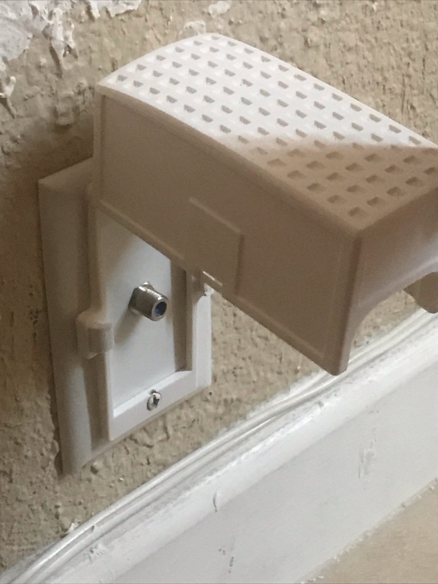 Coaxial outlet sales cover baby proof