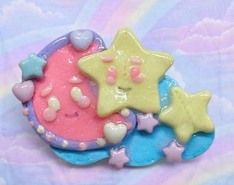 Fairy Kei lächelnde Mond-Stern-Wolken-Brosche