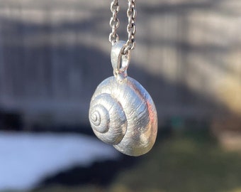Kleiner Mond Schnecke Anhänger