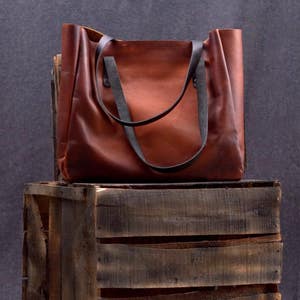 leather tote bag