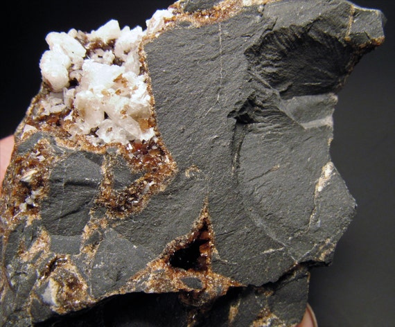 Dogtooth Calcite on Aragonite View 4