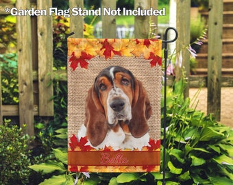 18 x 27 3dRose fl_200095_2Funny Basset Hound Puppy Dog in Santa Claus Hat Garden Flag 