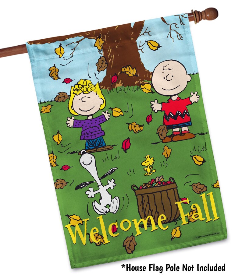 Snoopy Charlie Brown Welcome Fall Garden Flag, Peanuts Characters Autumn Flag, Snoopy Fall Outdoor Decor, Charlie Brown Decor, Snoopy Gift 28" x 40" House