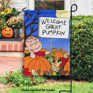 Peanuts Great Pumpkin Linus Garden Flag, Halloween Peanuts Outdoor Decor House Flag, Peanuts Halloween Yard Flag, Halloween Decorations - PR