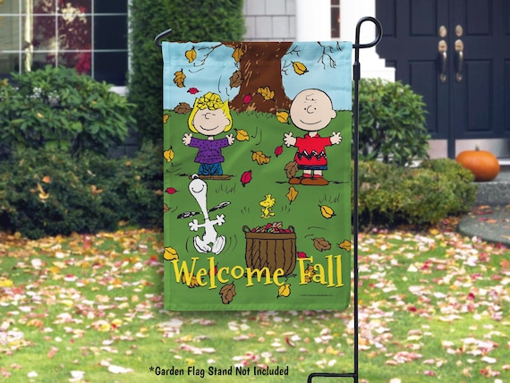 Snoopy Charlie Brown Welcome Fall Garden Flag, Peanuts Characters Autumn Flag, Snoopy Fall Outdoor Decor, Charlie Brown Decor, Snoopy Gift