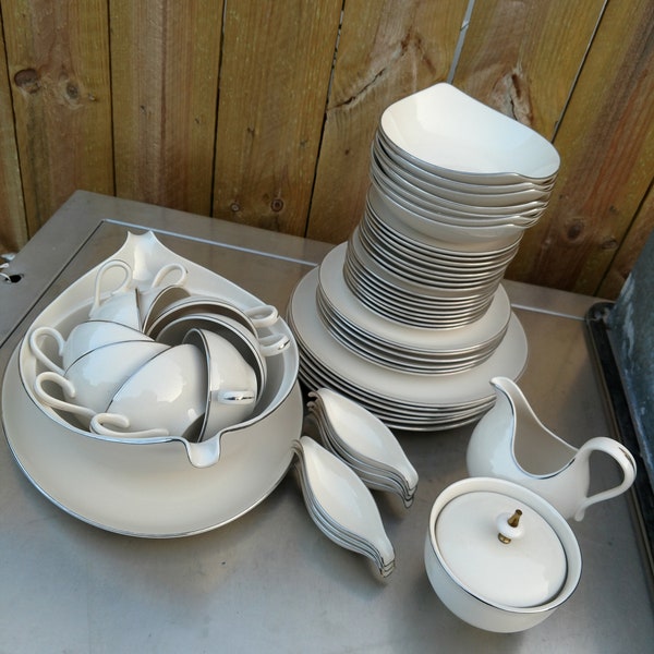 Holiday Heirloom Fine China Dinnerware Set