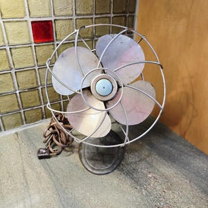 Antique Vintage Kwik Cool Table Desk Fan