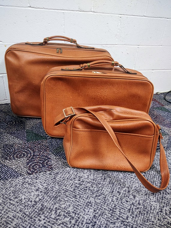 Vintage Mercury Luggage Set View 3