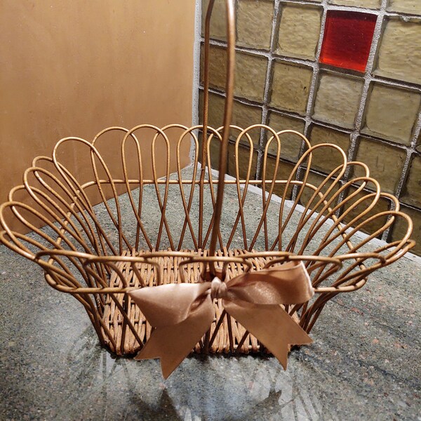 Vintage Metal Wire Decorative Basket