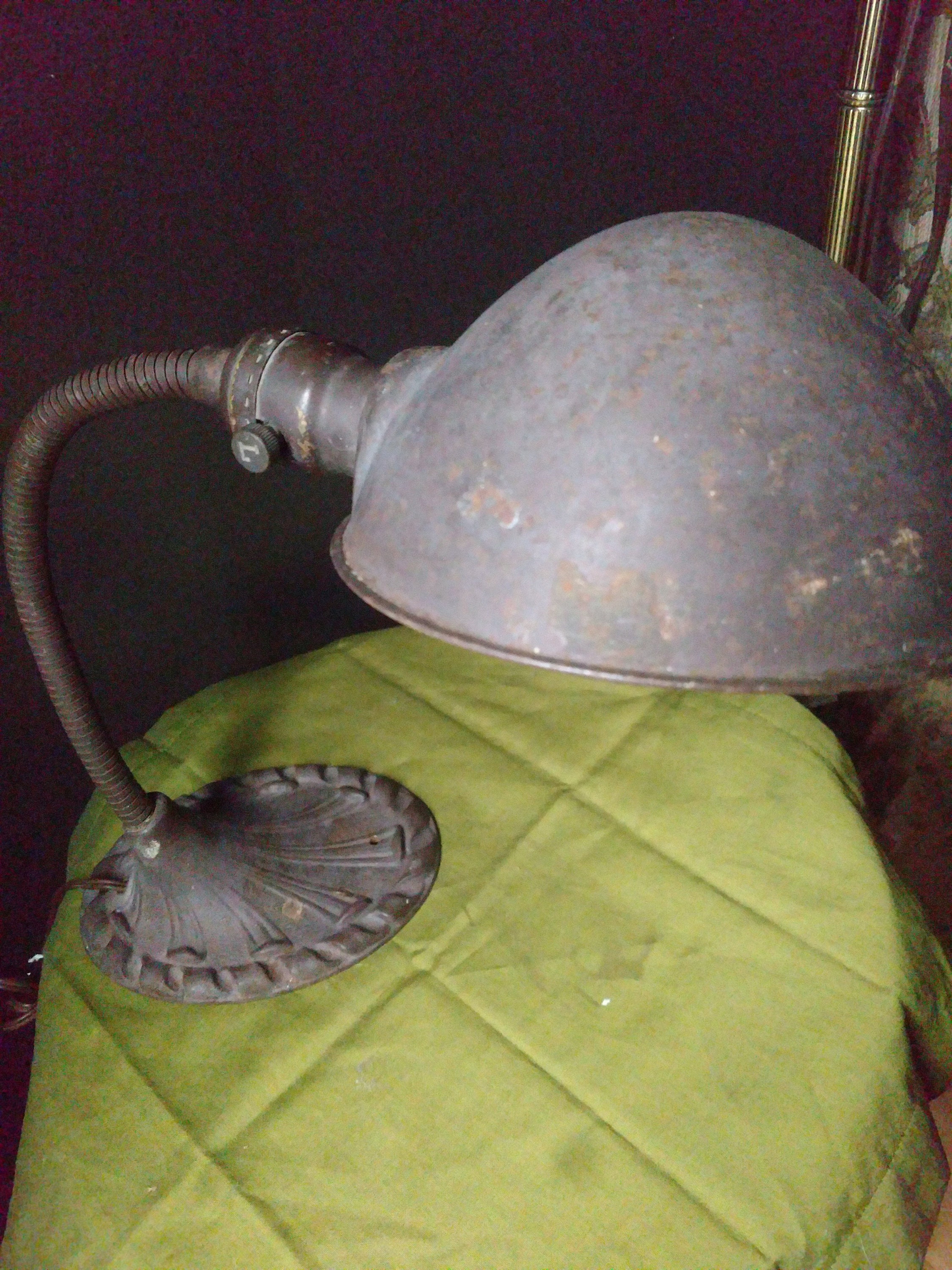 Vintage Aladdin Cast Iron Desk Lamp - Etsy, image size:2250x3000