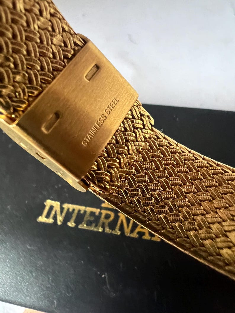 Reloj Elgin para dama con esfera dorada FK266, reloj suizo mtv de cuarzo. imagen 6