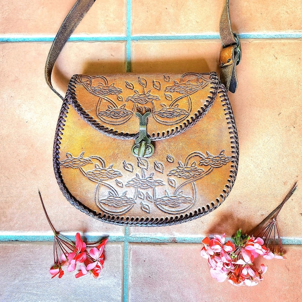 TOOLED LEATHER BAG • Tan Vintage Leather Handbag • Handmade and Carved • Womens Purse • Brown Leather • Floral Design• Vintage 70s Style•