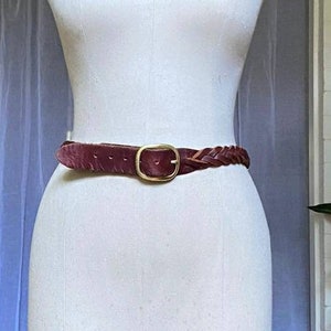 VINTAGE HIGHWAISTED BELT • Brown Leather Belt • Small Women&#39;s belt • Bronze Buckle • Woven Leather Belt • Festival Clothes • Boho Style •