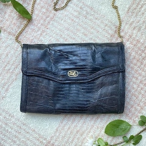 SCHWARZE LEDER CROSSBODY bAG • Vintage Leder Handtasche • Kleine schwarze Clutch • Damen Crossbody Portemonnaie • Schlangenleder Print • Kettengurttasche •