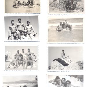 Set di 8 foto vintage anni '50 Belli uomini sulla spiaggia in costume da bagno. Fotografia originale trovata Foto originali. Foto a tua scelta