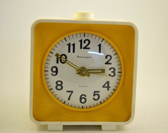 Vintage 70s Russian Russia Desktop Alarm CLOCK JANTAR. Working Vintage clock. Old alarm clock.