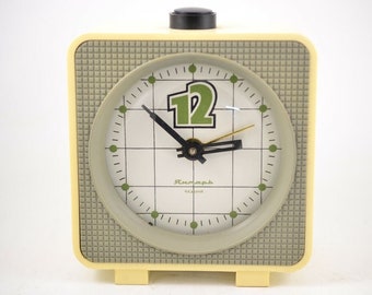 Vintage 70s Russian Russia Desktop Alarm CLOCK JANTAR. Working Vintage clock. Old alarm clock.
