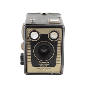 Vintage Kodak Brownie Six-20 Camera Model D Antique camera Made in England