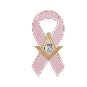 Può includere: Un nastro rosa con un simbolo massonico dorato al centro. Il simbolo presenta un compasso e una squadra con una "G" al centro.