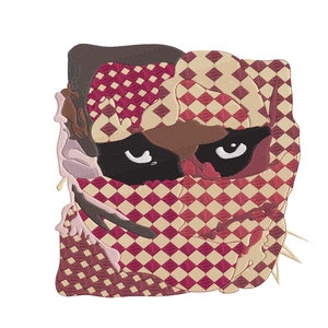 Puede incluir: Primer plano de una imagen bordada estilizada de la cara de un gato con un patrón a cuadros en tonos rosa y marrón.