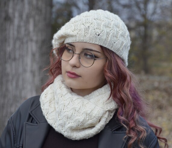 Hand Knit Merino Wool Cream White Beret and Infinity Scarf  display picture 2