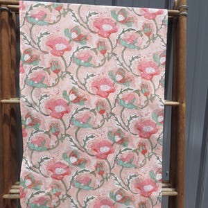 Block Print Scarf /Shawl, Head wrap Sustainable Organic Cotton PEACH POPPIES 20" W x72" L , Handmade Gift for Mom Head Wrap, Finished Edge zdjęcie 2