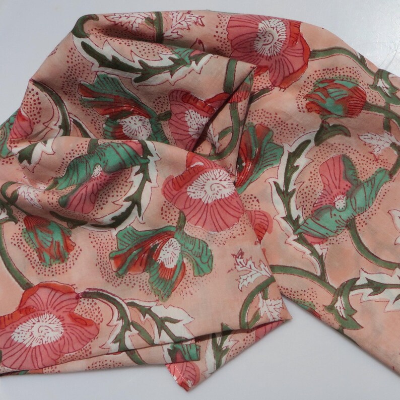 Block Print Scarf /Shawl, Head wrap Sustainable Organic Cotton PEACH POPPIES 20" W x72" L , Handmade Gift for Mom Head Wrap, Finished Edge zdjęcie 5