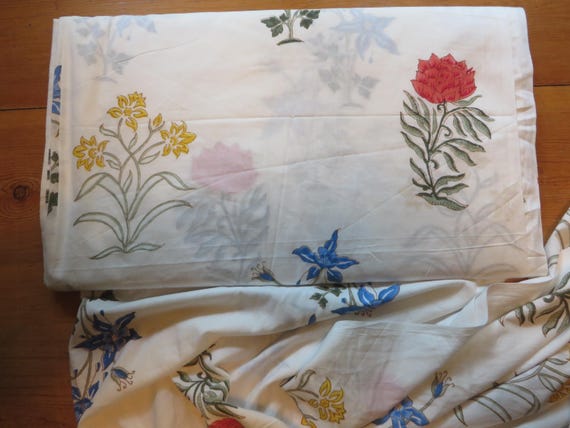 Block Print Fabric Botanical Print Flowers on a field of White, Create Tablecloths, Dinner Napkins, Pillow Cases, and Swirling Breezy Skirts