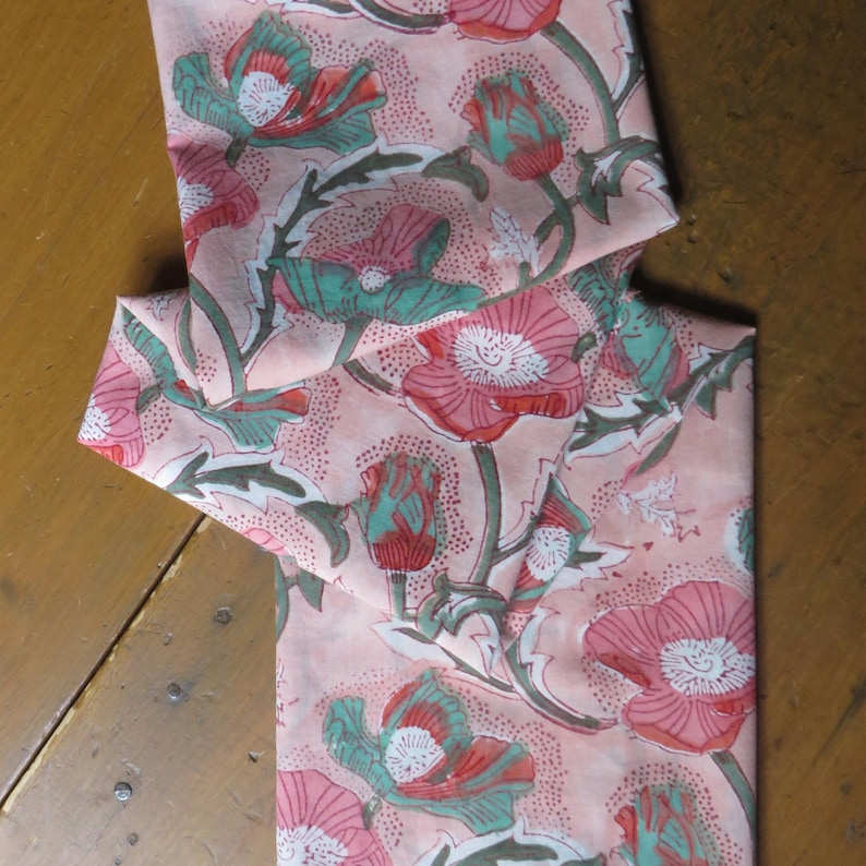 Block Print Scarf /Shawl, Head wrap Sustainable Organic Cotton PEACH POPPIES 20" W x72" L , Handmade Gift for Mom Head Wrap, Finished Edge zdjęcie 4