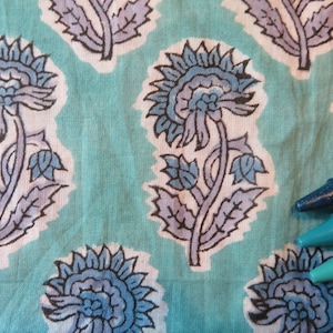 Tissu Blockprint fabriqué en Inde 100% VOILE de coton biologique, petites fleurs légères et aérées, jupes bohèmes, hauts, pantalons de pyjama. Vendeur américain