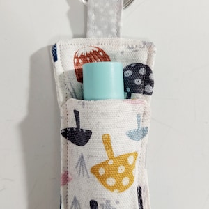 Chapstick/Feuerzeug-Schlüsselanhänger, Chapstick-Halter, Lichthalter, Strumpfstopf, Pilze