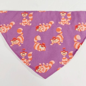Chesire chat, Alice au pays des merveilles, sur le collier Bandana, réversible, collier de chien, collier de chat, cadeau pour animaux de compagnie, chien Bandana, chat Bandana, Animal