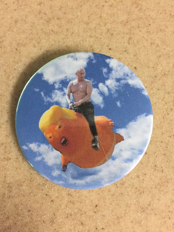 Pin-Back Button SHIPS FREE Trump/Putin Balloon 2 1/4 in 