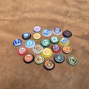 Perk-a-Cola Caps – CoD Zombies Gamer Geschenk, Schlüsselanhänger, Pin & Magnet