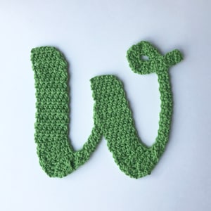 ANGELS & RAINBOWS font crochet letter W pattern, crochet letter pattern, crochet alphabet, crochet letter, crochet letter appliqué, monogram