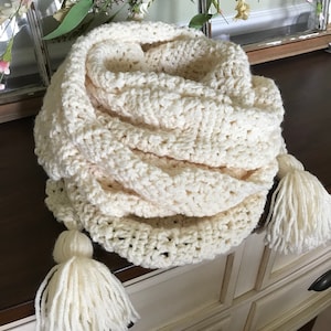 Modèle d'enveloppement LAKE ERIE, modèle au crochet, enveloppement au crochet, modèle de châle au crochet, châle au crochet, modèle d'écharpe au crochet, écharpe au crochet, enveloppement