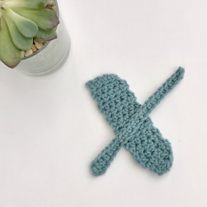ANGELS & RAINBOWS font crochet letter x pattern, crochet letter pattern, crochet alphabet, crochet letter, crochet letter appliqué, monogram